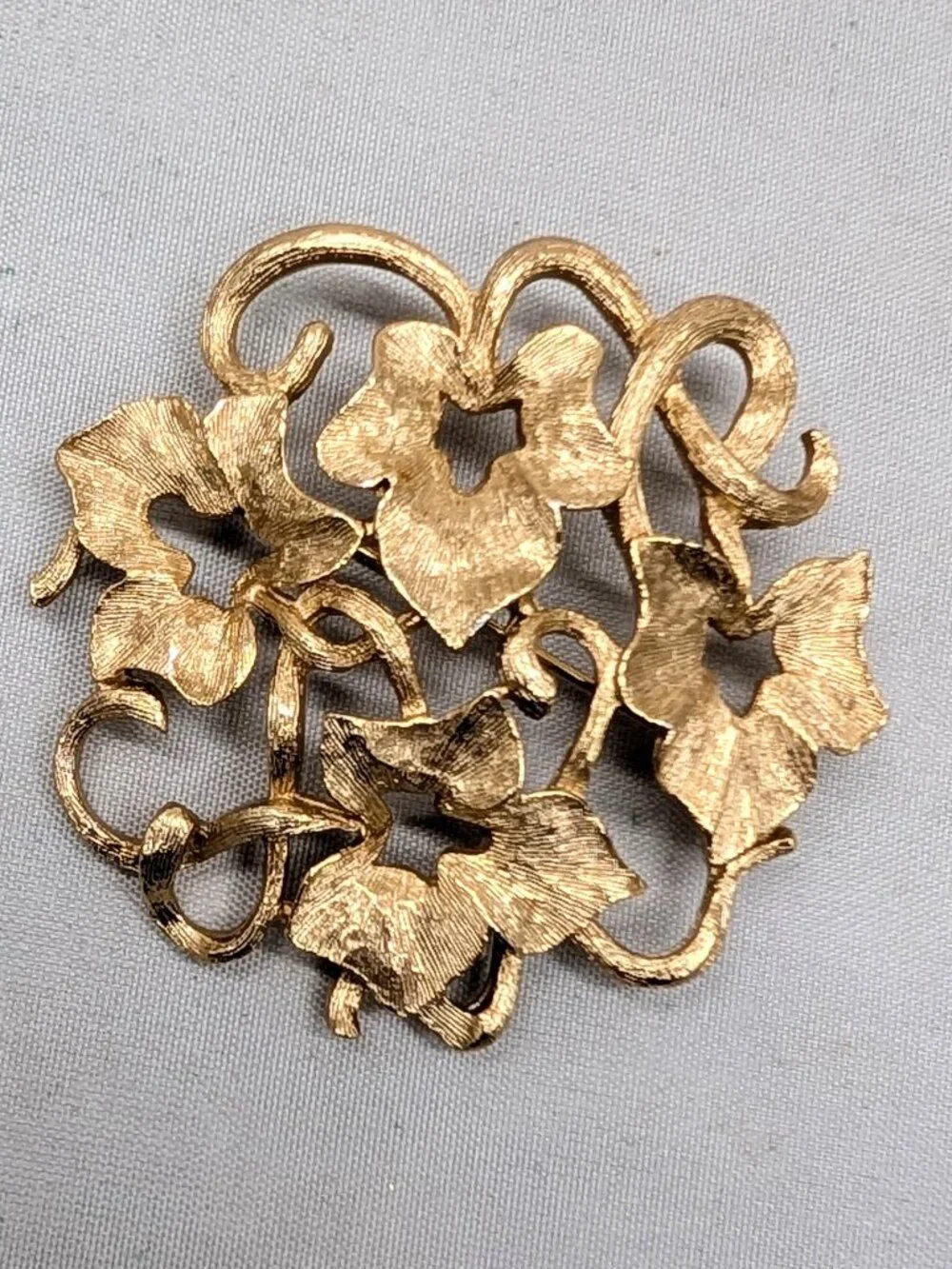 Vintage 1960s Signed Napier Goldtone Ivy Brooch